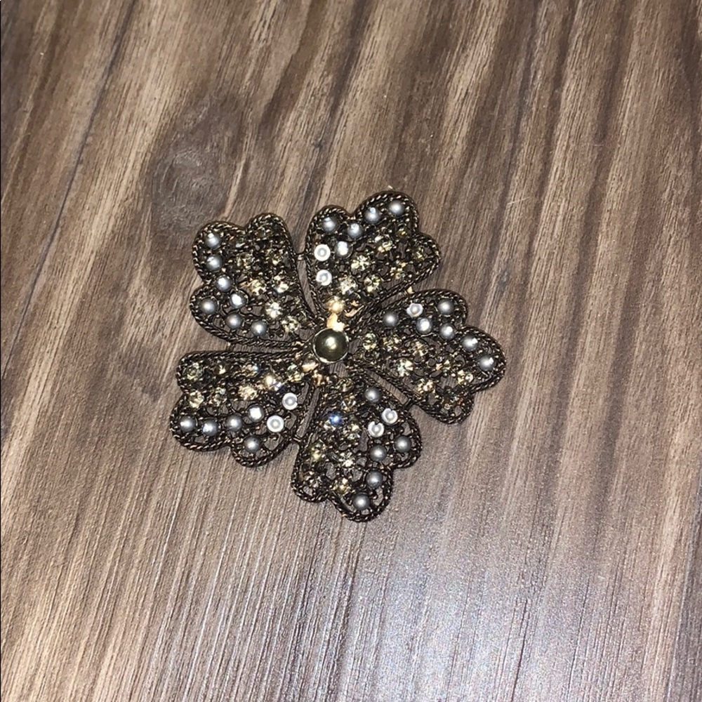 Flower Brooch - Picture 2 of 5